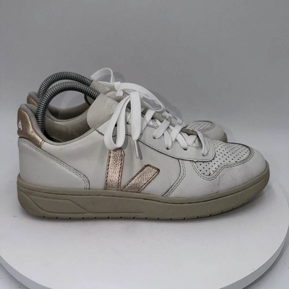 Veja V-10 White Metallic‎ Gold Leather Low Top Women's Sneakers Shoe Size 39/8